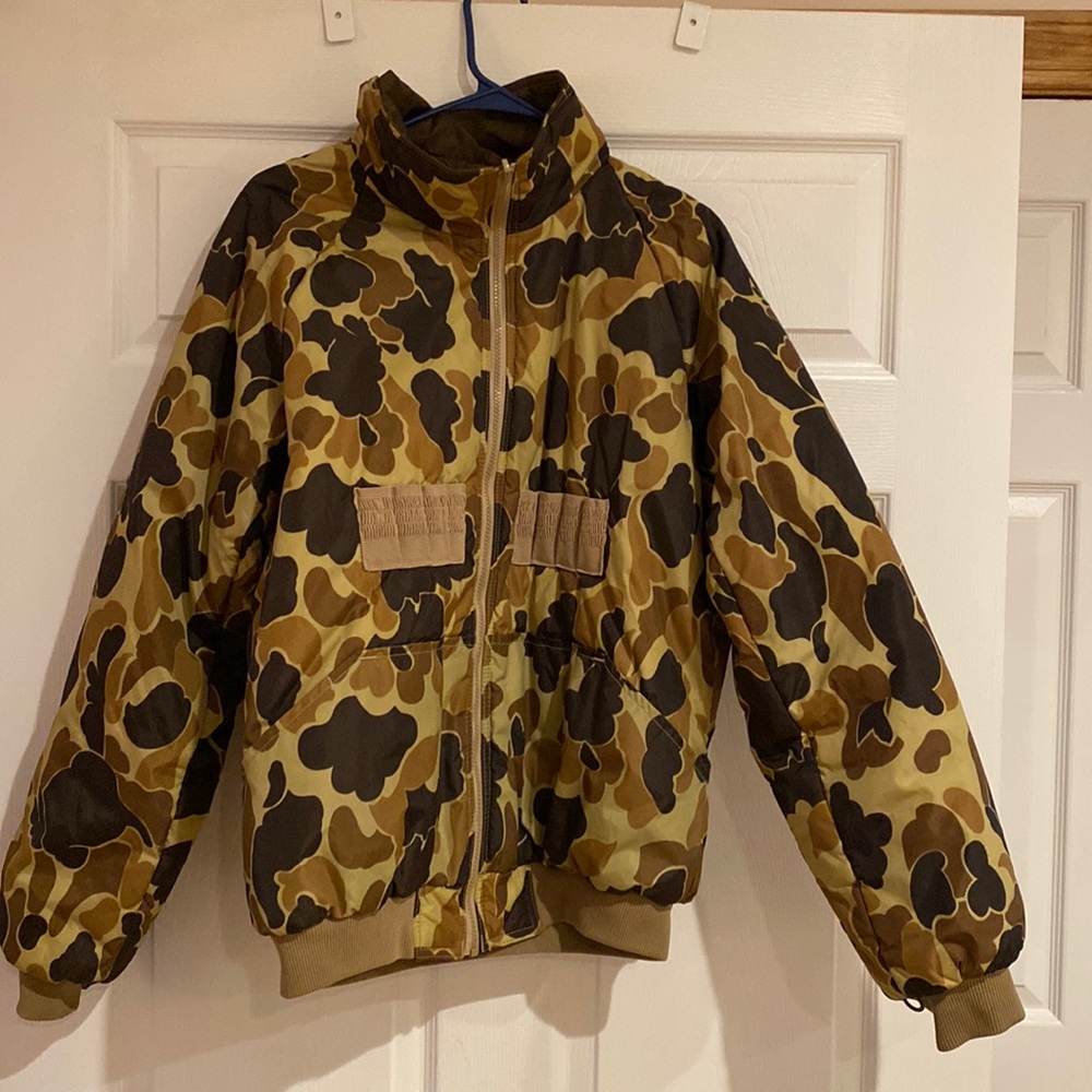 Lightly used Retro Columbia bomber camo jacket. Size M